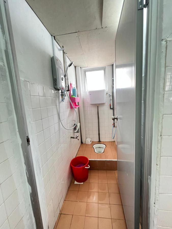 Jiaxin Dormitory - Puteri Wangsa 家馨旅舍 Ulu Tiram Dış mekan fotoğraf