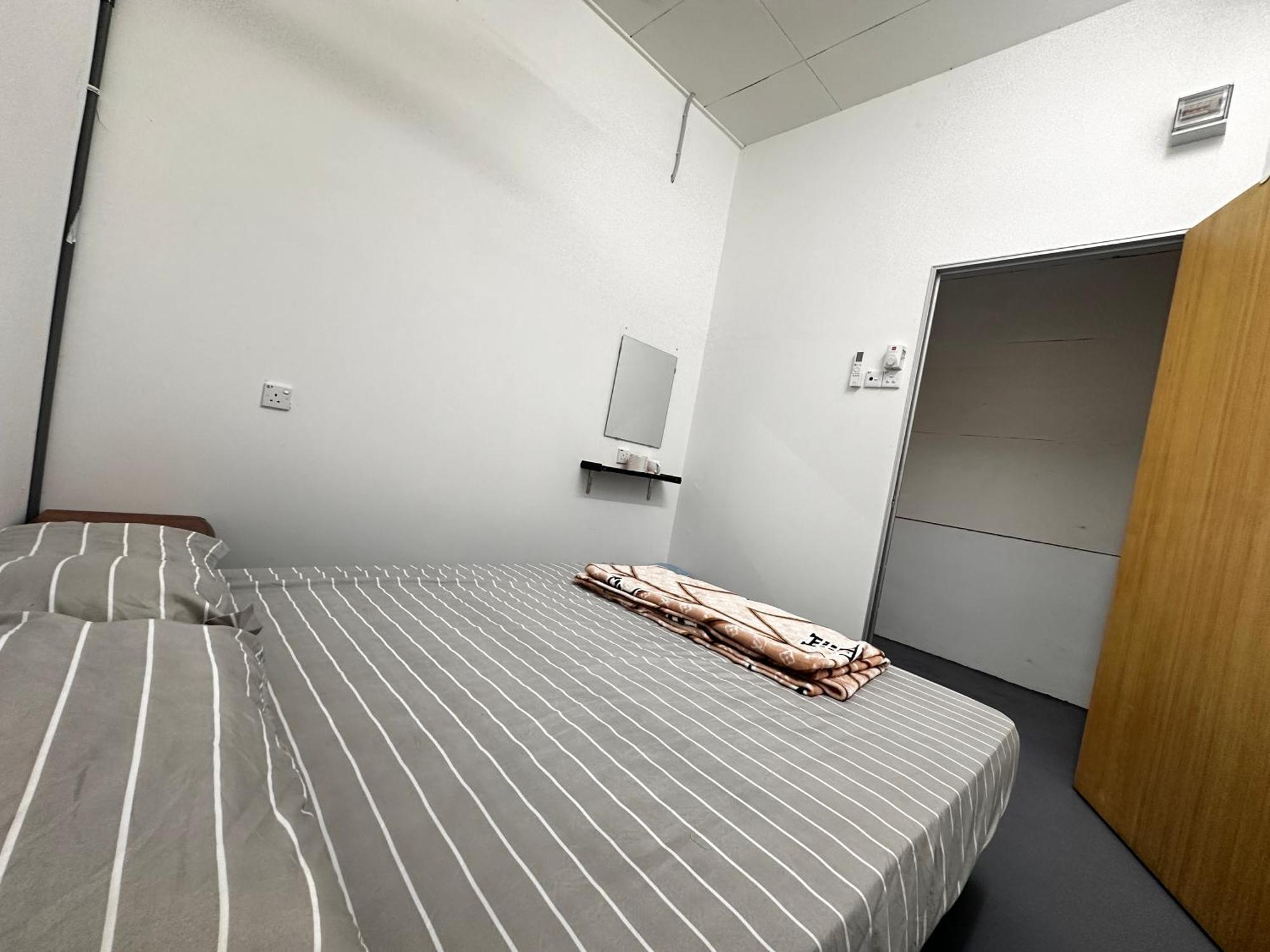 Jiaxin Dormitory - Puteri Wangsa 家馨旅舍 Ulu Tiram Dış mekan fotoğraf