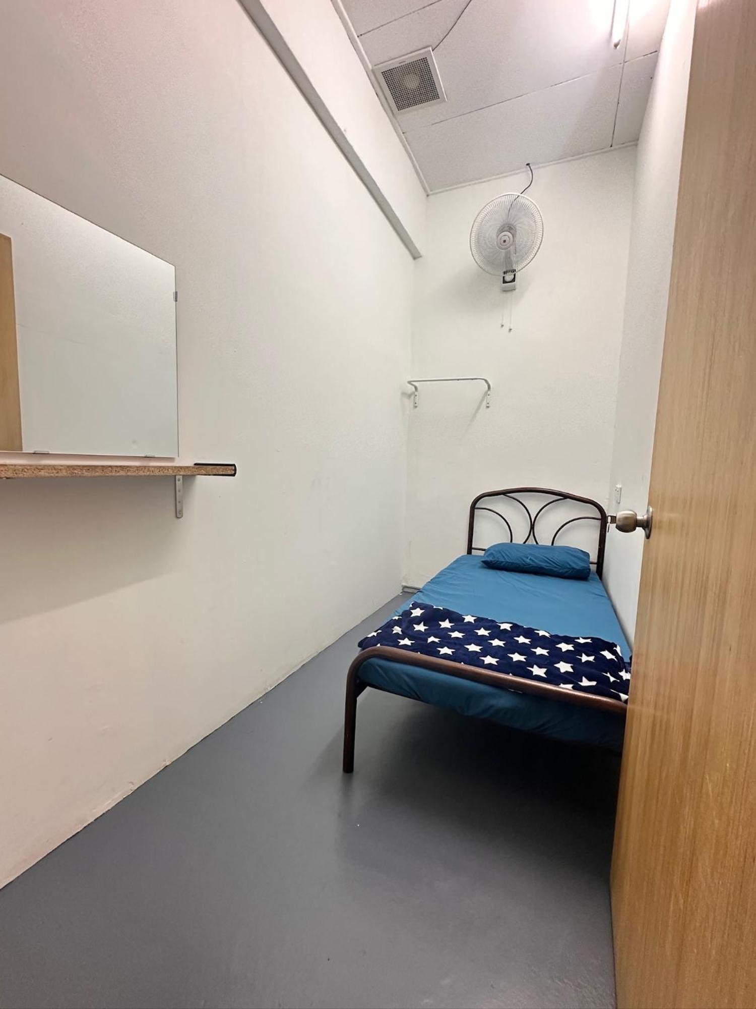 Jiaxin Dormitory - Puteri Wangsa 家馨旅舍 Ulu Tiram Dış mekan fotoğraf